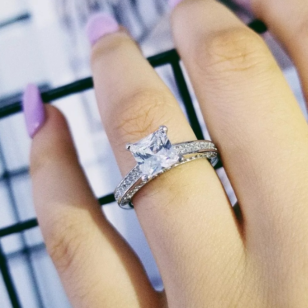 NEW 925 STERLING SILVER DIAMOND ENGAGEMENT  RING, CUTE RING, SHINY RING. - Picture 2 of 8